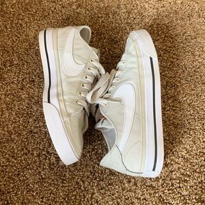 Tan/ cream Nike shoes women size 6